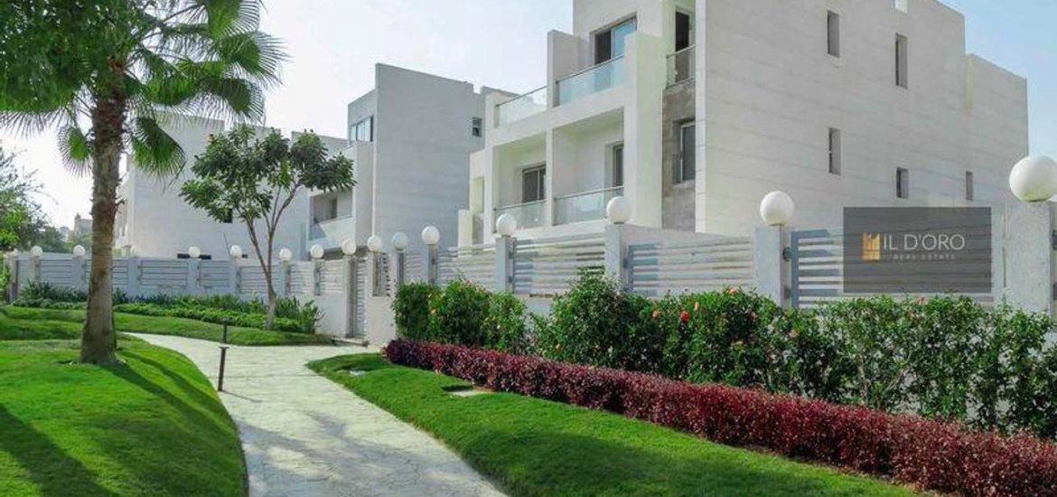 Townhouse in 26th of July Corridor, 6th of October, Egypt, 5 bedrooms, 342 sq.m. No. 5952 - 1