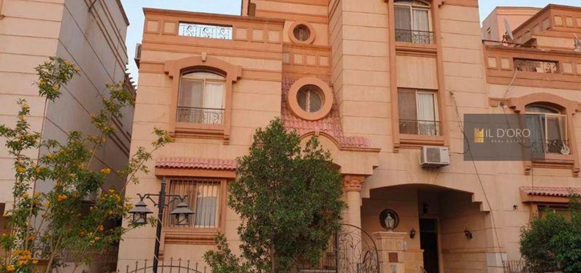 Townhouse in Zahraa El Maadi, Cairo, Egypt, 5 bedrooms, 405 sq.m. No. 5682 - 1